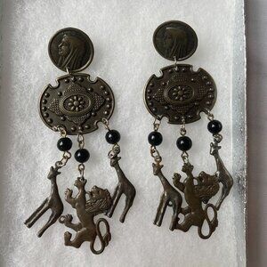 Adorable Vintage Safari‎ Dangle Earrings